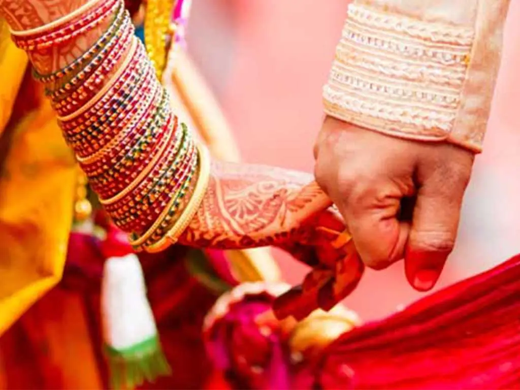 अन्तरजातीय विवाह गर्नेलाई जोडीलाई सम्मान