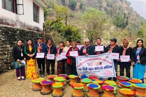 गोरखाको धार्चे गाउँपालिकामा अपांगता भएका व्यक्तिलाई आयआर्जनसंग जोड्न मुढा बुन्ने तालिम