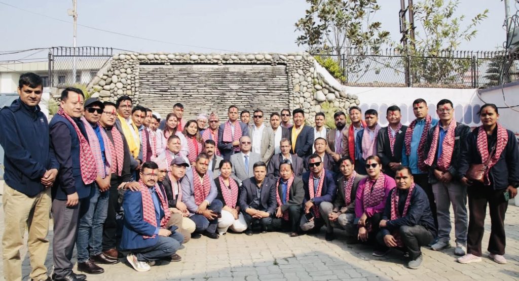 प्रचण्डले गरे प्रेस सेन्टरको प्रशंसा, परिवर्तनको पक्षमा कलम चलाउन निर्देशन