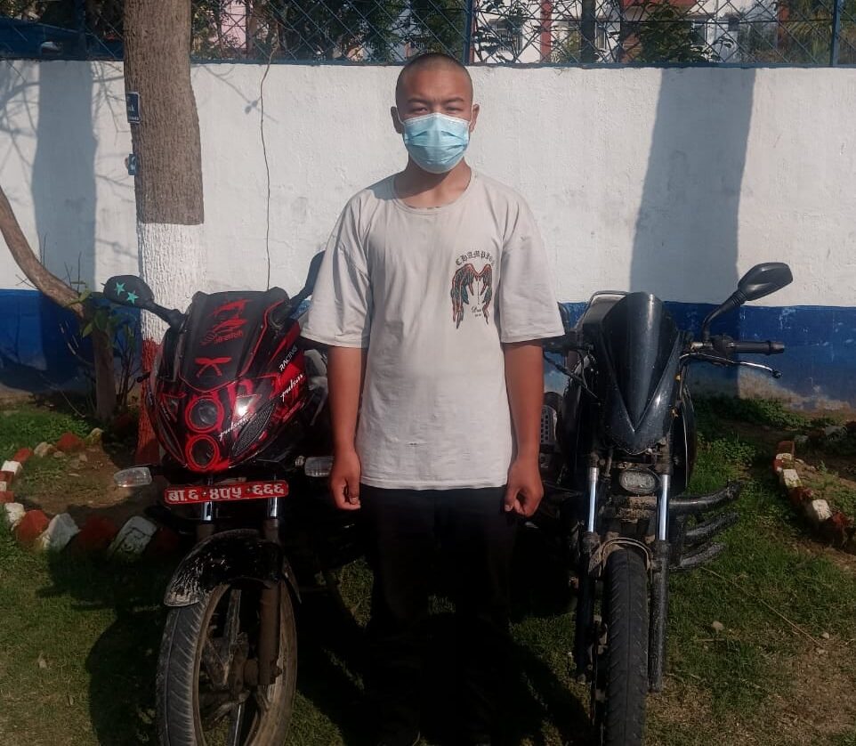 गोरखामा चोरीका २ मोटरसाईल सहित एक पुरुष पक्राउ