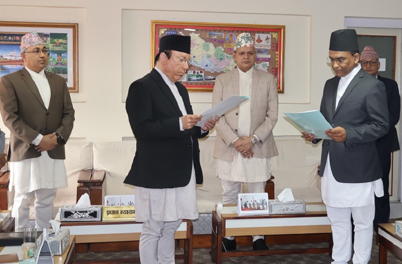 नवनियुक्त गभर्नर पौडेलद्वारा पदभार ग्रहण