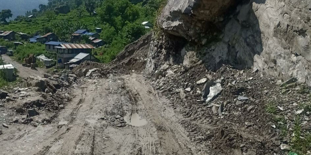 बेनीघाट आरुघाट लार्केभन्ज्याङ सडक अनिश्चितकालका लागि बन्द