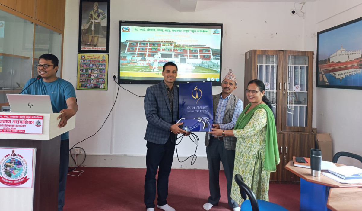गोरखाको भिमसेनथापा गाउँपालिकालाई नेपाल टेलिकमद्वारा चार्जिङ स्टेशन हस्तान्तरण