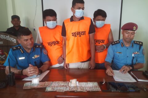 गोरखामा सार्वजनिक यातायातमा पेशेवर चोरीमा संलग्न तीनजना पक्राउ