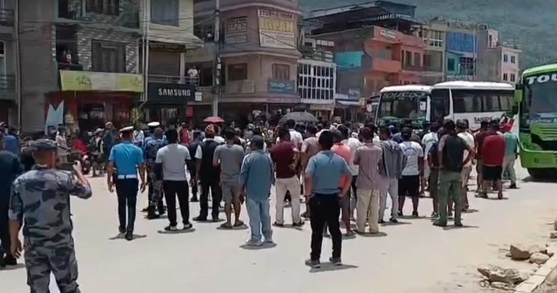 गण्डकीमा यातायात बन्द : पोखराबाट काठमाडौँ र चितवनतर्फ २५ बस स्कर्टिङ