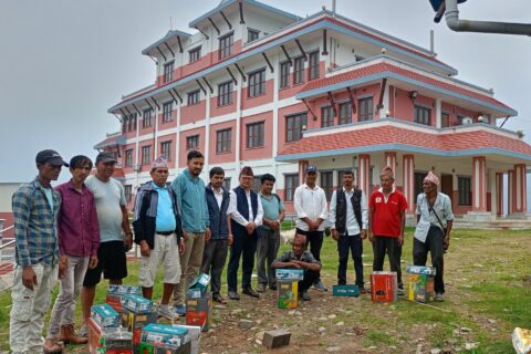 बारपाक सुलिकोटमा परम्परागत आरन व्यवसायलाई सुधारका लागि आधुनिक औजार वितरण