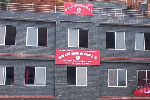 चार जनालाई न्युनतम शुल्कमा पढाउने गोरखा दरौँदी यातायात र रेडन एडुकेशन बीच सहमति