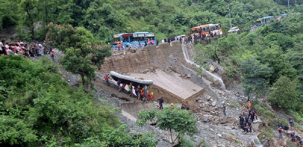 सिमलताल घटनाको एक वर्ष स् अझै पत्तो छैन ३९ यात्रुको अवस्था