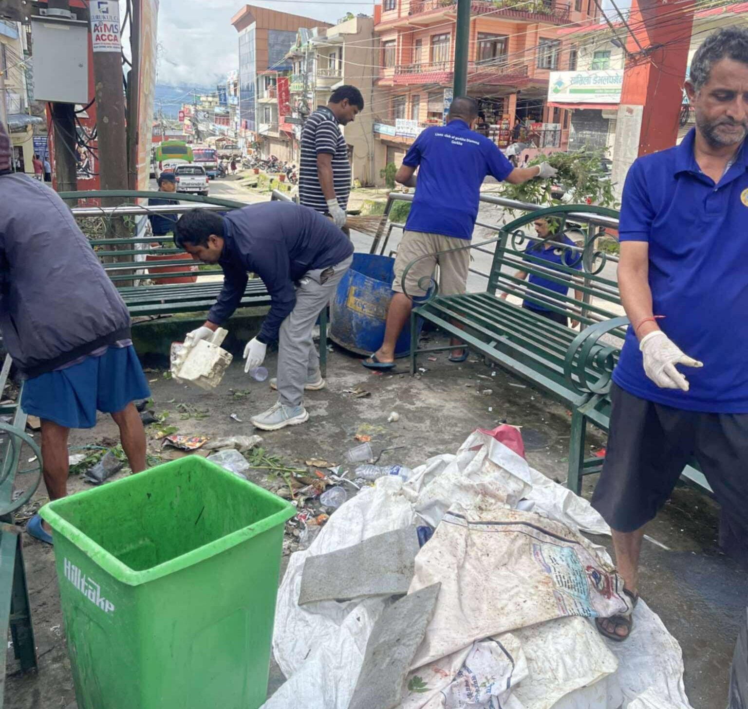 क्लबका संस्थापक अध्यक्षको जन्मदिनमा सरसफाई कार्यक्रम