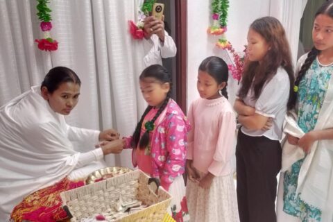 भारतको माउन्ट आँबुबाट आएको रक्षा बन्धन सार्वजनिक