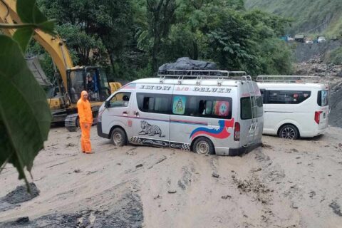 बिपी राजमार्ग स् थप १५ दिन राति सवारी सञ्चालनमा रोक
