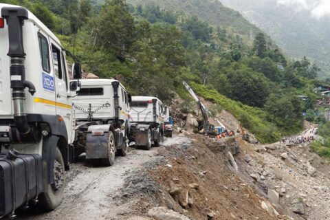 तातोपानीतर्फ गए नेपाली ट्रक