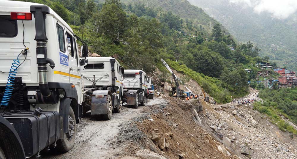 तातोपानीतर्फ गए नेपाली ट्रक