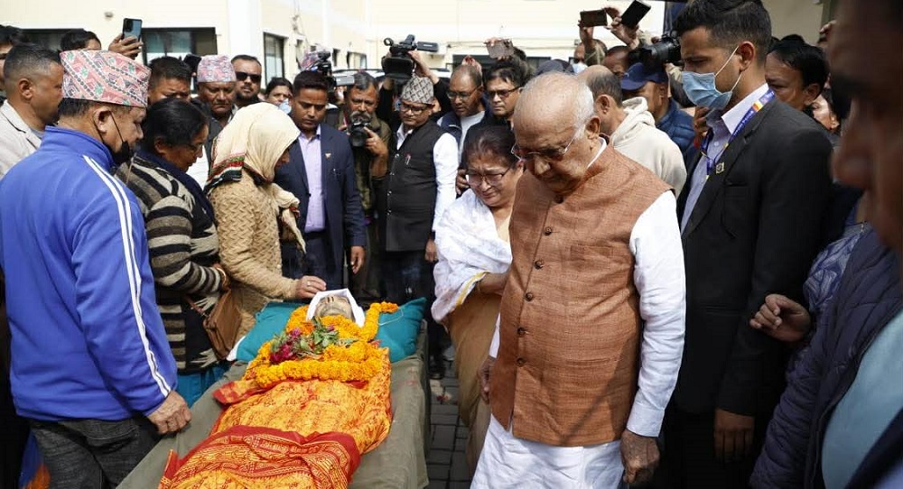 एमाले अध्यक्ष ओलीलाई पितृशोक
