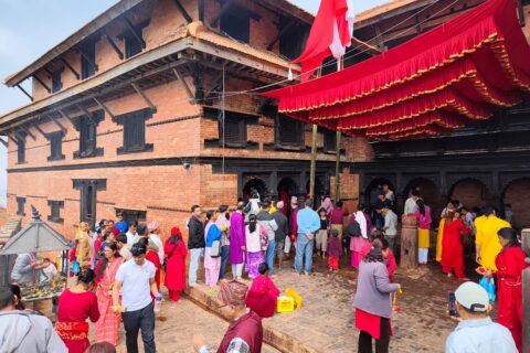चैते दसैँमा गोरखकाली मन्दिरमा दर्शनार्थीको घुइँचो