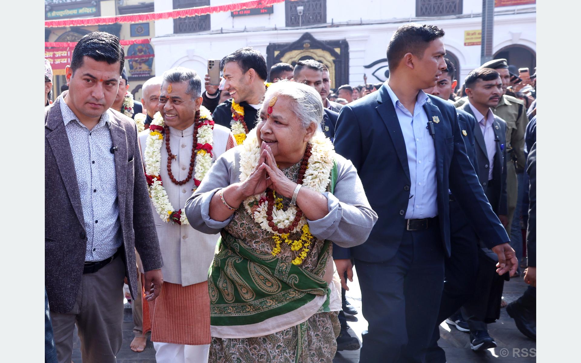 प्रधानमन्त्रीद्वारा पशुपतिनाथको दर्शनसहित रुद्राभिषेक पूजा