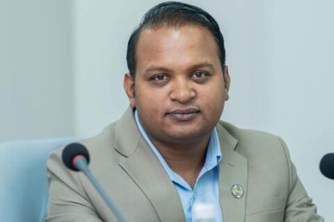 श्रममन्त्री साह पदमुक्त