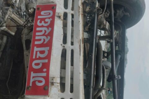 मनकामनातर्फ जाँदै गरेको गाडी दुर्घटनामा २ गम्भीर घाइते