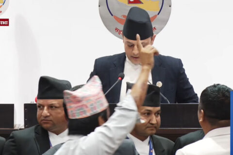 श्रम सँस्कृति पार्टीले गर्‍यो बेल घेराउ गर्दै संसदमा नाराबाजी