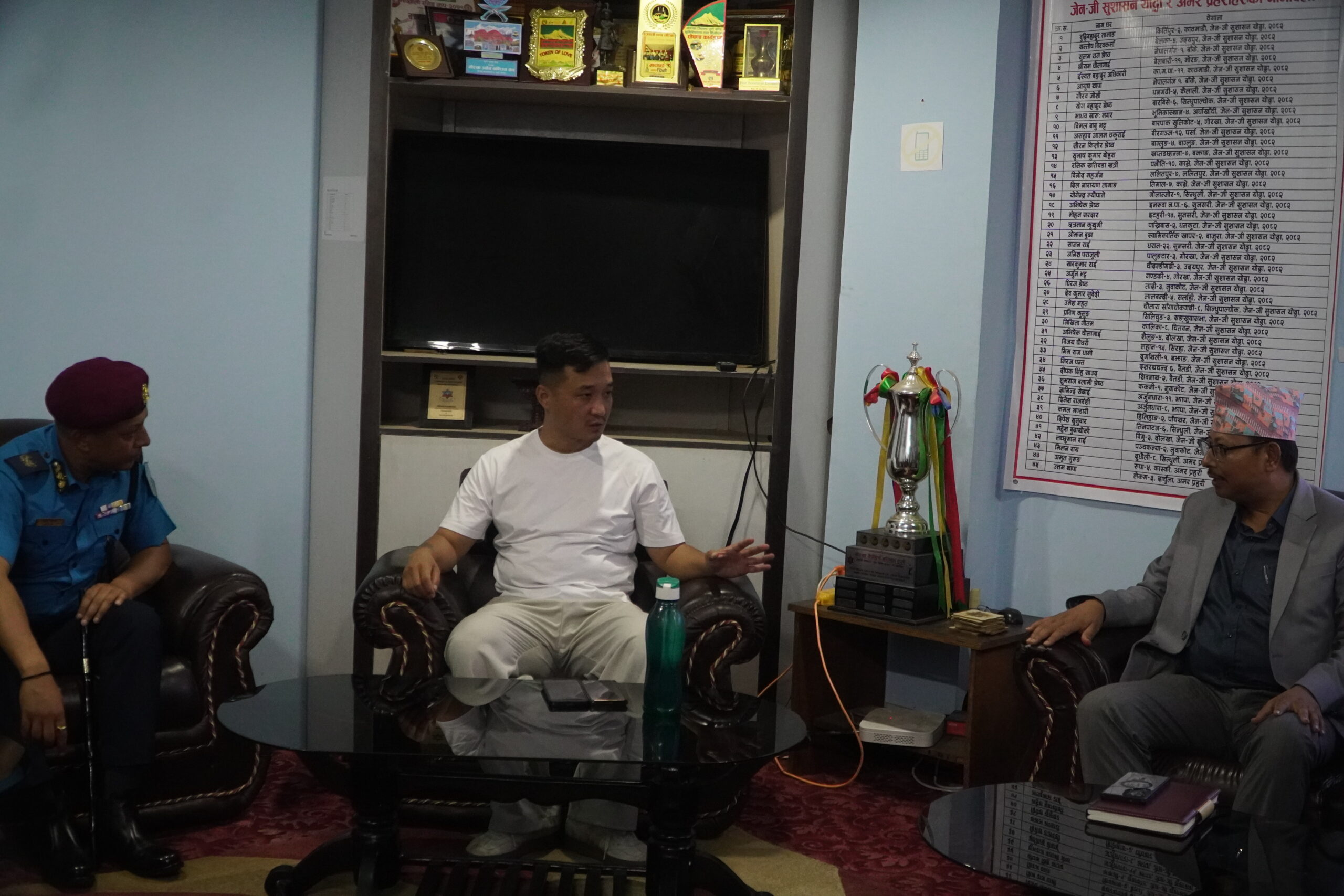 कर्मचारीका कारण जनताले सास्ती भोग्न परे सैह्य हुँदैन : गृहमन्त्री गुरुङ