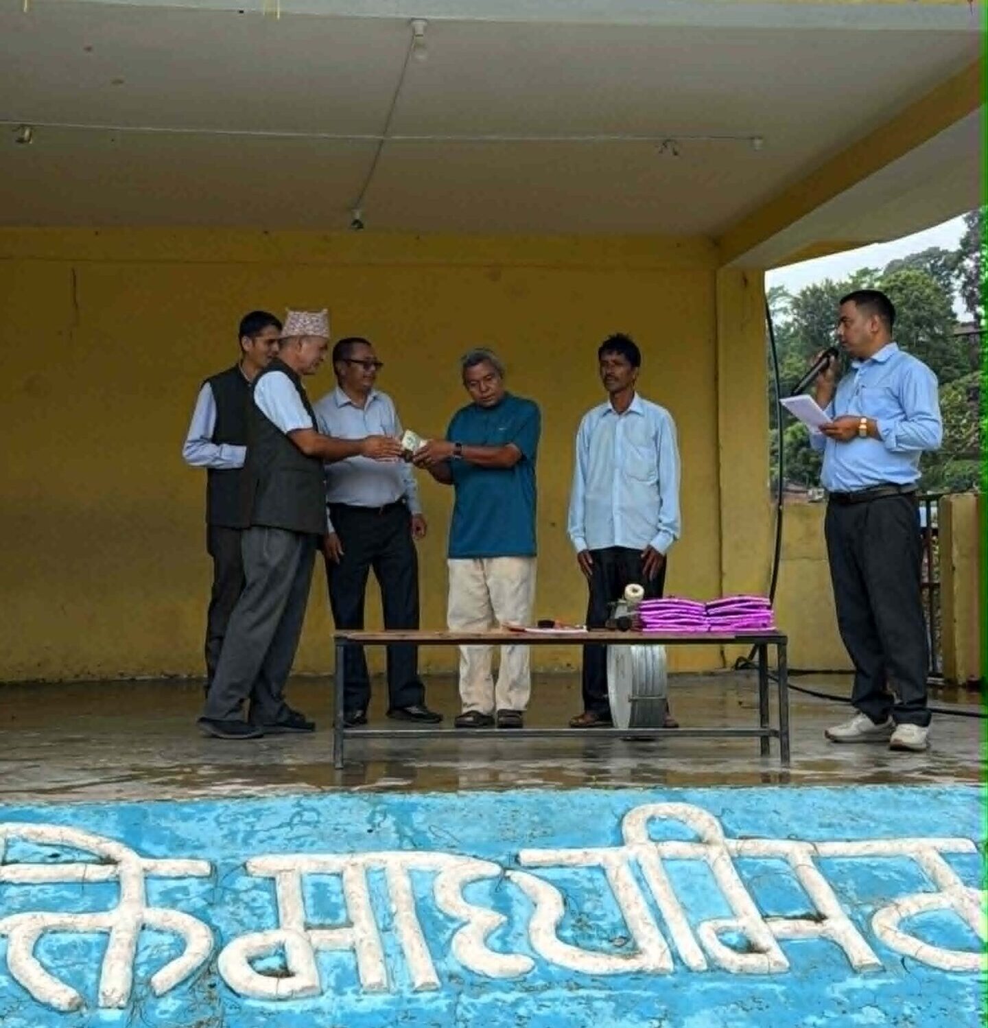 शक्ति माविका शिक्षक–विद्यार्थीद्वारा पहिरोपीडितलाई २० हजार ६३२ रुपैयाँ सहयोग
