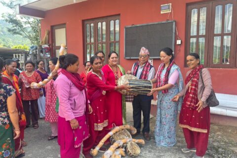 गोरखा नगरपालिकाले महिलाहरुलाई आत्मनिर्भरतासंग जोड्न पञ्चेबाजा वितरण