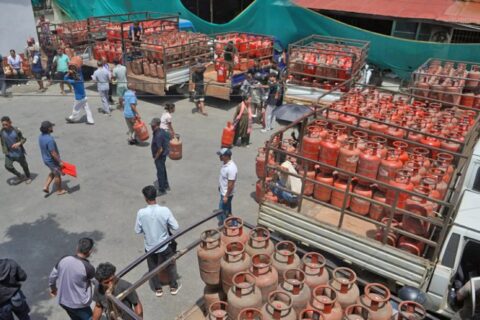 आजदेखि ११ वटा केन्द्रबाट फरक कम्पनीको ग्यास सिलिन्डर साट्न पाइने